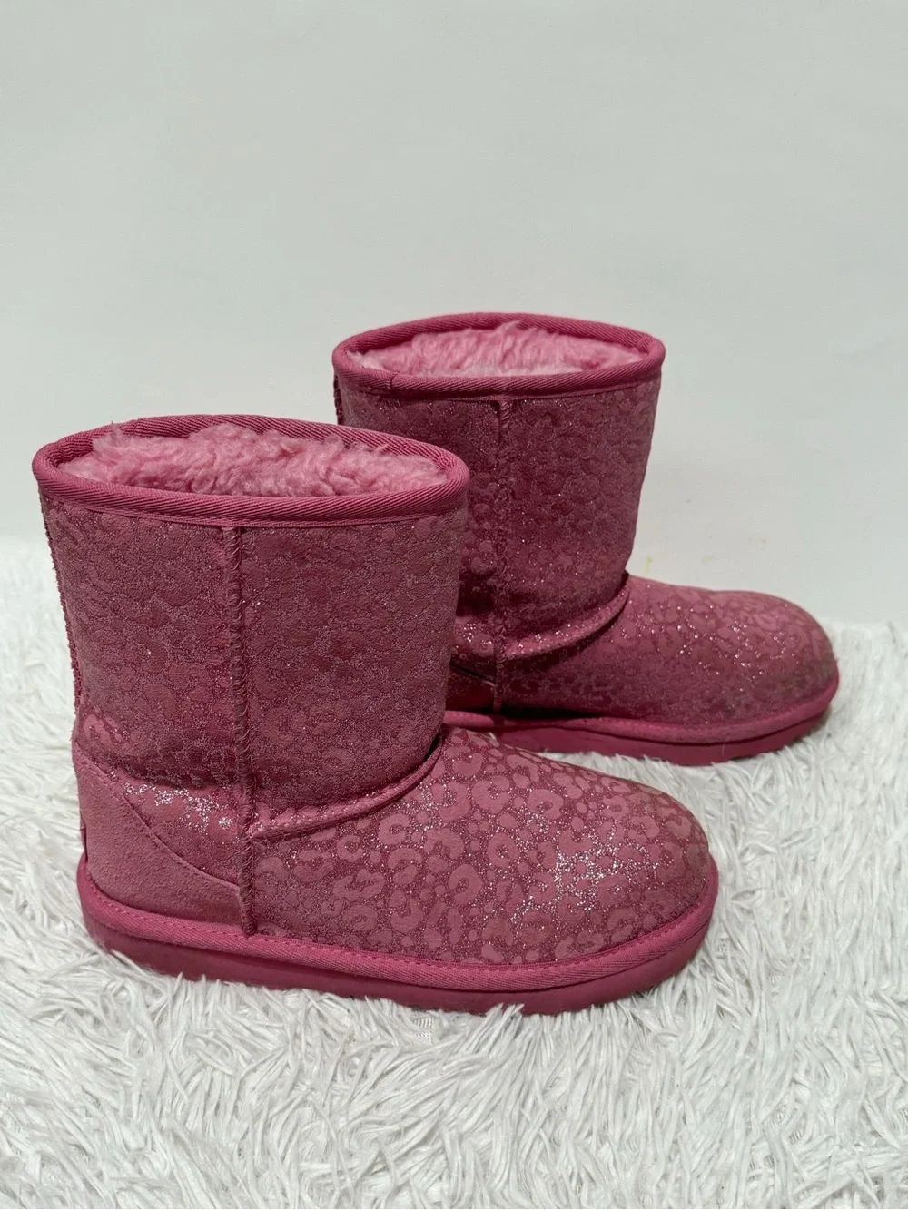 UGG  Girls Classic II Pink Glitter Leopard  Boots Size:3